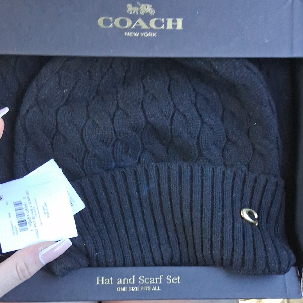 Coach Cable Knit Beanie & Scarf Set *Brand New*